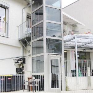 Cibes Homelift im Außenbereich mit 2 Haltestellen