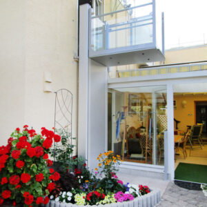 Der Rollstuhl Hublift RB150